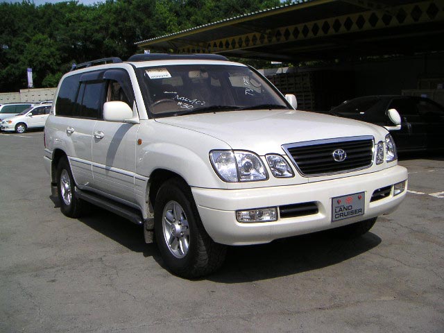 1999 Toyota Land Cruiser Photos