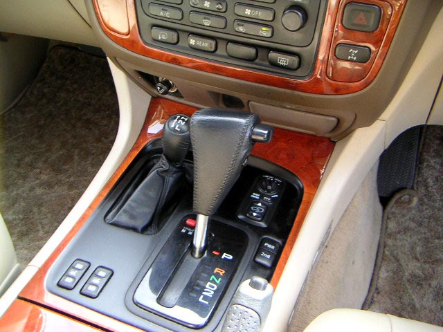 1999 Toyota Land Cruiser Pictures