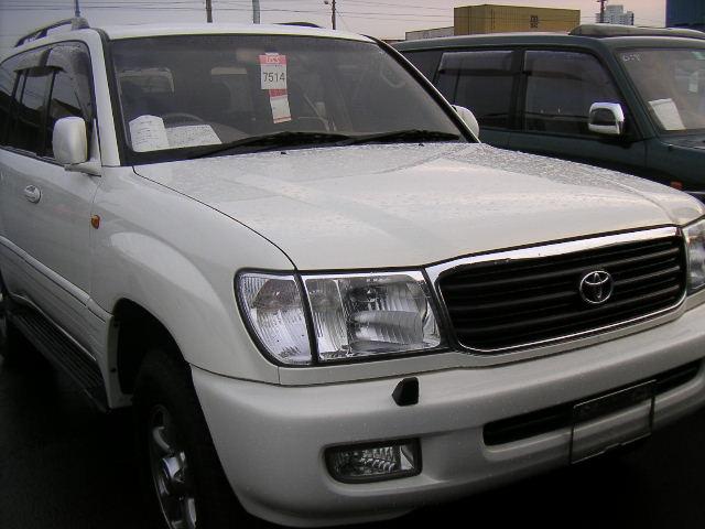 1999 Toyota Land Cruiser Photos