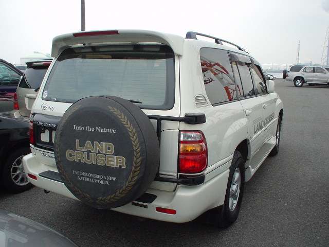 1999 Toyota Land Cruiser Pics