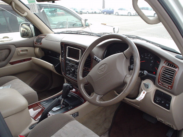 1999 Toyota Land Cruiser Pictures