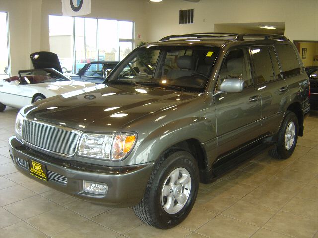 1999 Toyota Land Cruiser Pictures