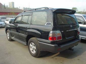 1999 Toyota Land Cruiser Photos