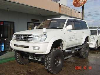 1999 Toyota Land Cruiser Photos