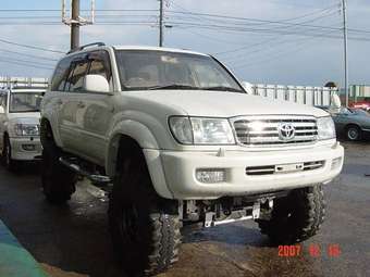 1999 Toyota Land Cruiser Pictures