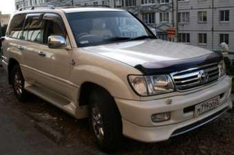 1999 Toyota Land Cruiser Photos