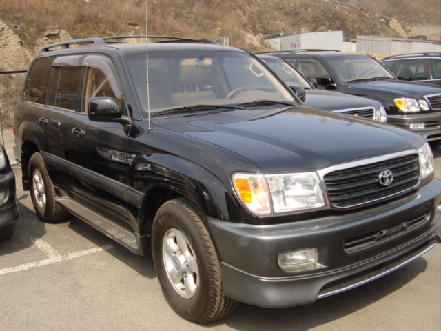 2000 Toyota Land Cruiser Photos