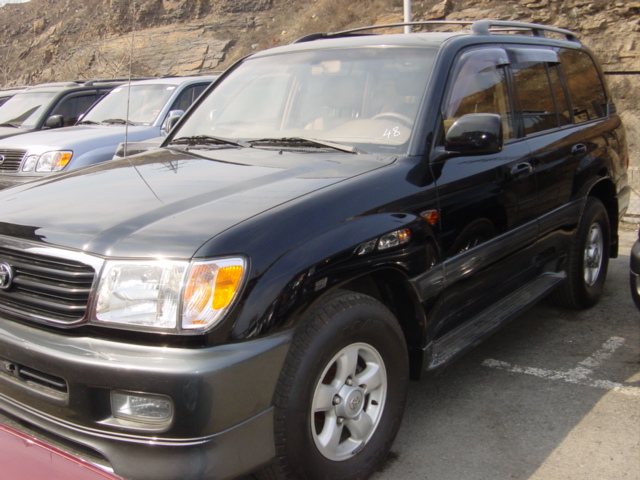 2000 Toyota Land Cruiser Photos