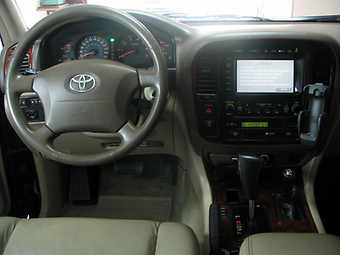 2000 Toyota Land Cruiser Pics
