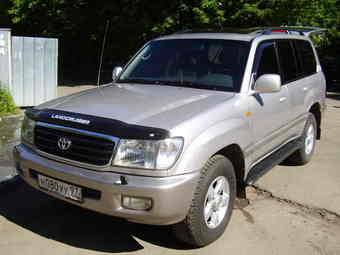 2000 Toyota Land Cruiser Pictures