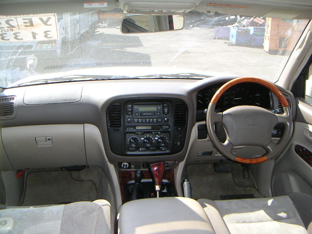 2000 Toyota Land Cruiser Pics