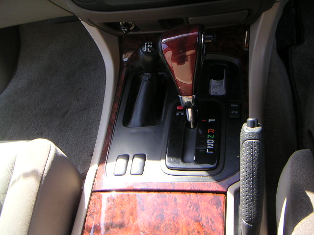 2000 Toyota Land Cruiser Photos