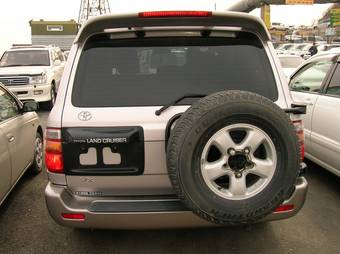 2000 Toyota Land Cruiser Pics
