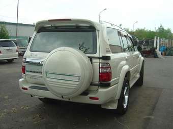 2000 Toyota Land Cruiser Photos