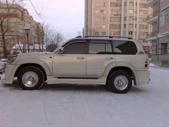 2000 Toyota Land Cruiser Pictures