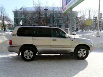 2000 Toyota Land Cruiser Photos