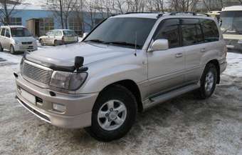 2000 Toyota Land Cruiser Photos