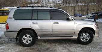 2000 Toyota Land Cruiser Images