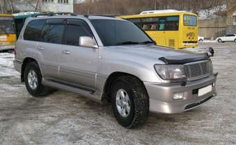 2000 Toyota Land Cruiser Pictures