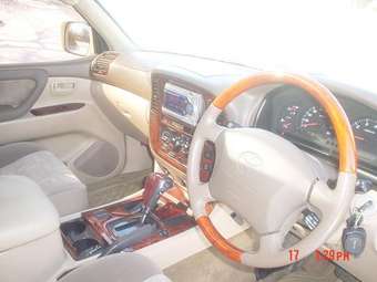 2000 Toyota Land Cruiser Pictures