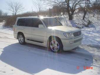 2000 Toyota Land Cruiser Photos