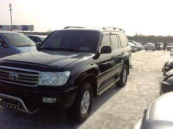 2000 Toyota Land Cruiser Photos