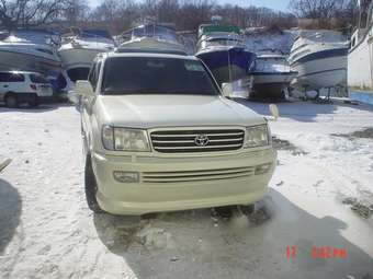 2000 Toyota Land Cruiser Pictures