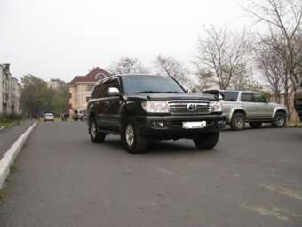 2000 Toyota Land Cruiser Photos