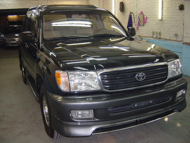 2001 Toyota Land Cruiser Pictures