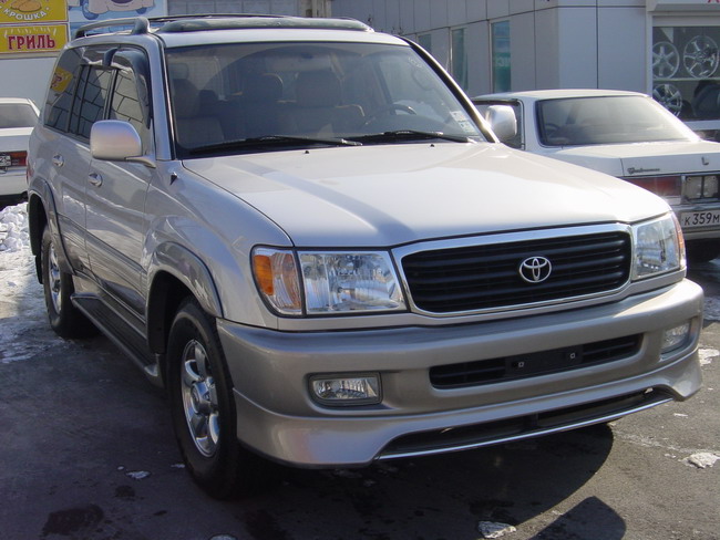 2001 Toyota Land Cruiser Photos