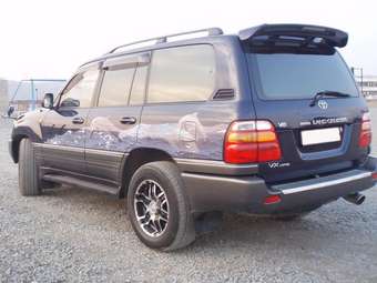 2001 Toyota Land Cruiser Pictures