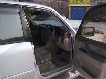2001 Toyota Land Cruiser Pictures