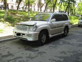 2001 Toyota Land Cruiser Photos