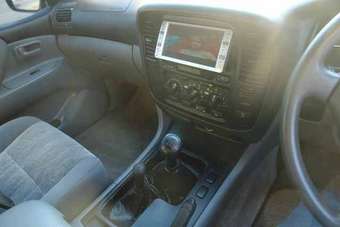 2001 Toyota Land Cruiser Photos