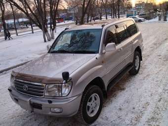 2001 Toyota Land Cruiser Images
