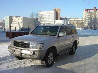 2001 Toyota Land Cruiser Photos