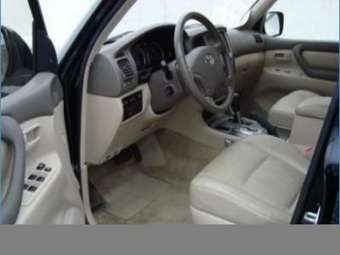 2002 Toyota Land Cruiser Pictures