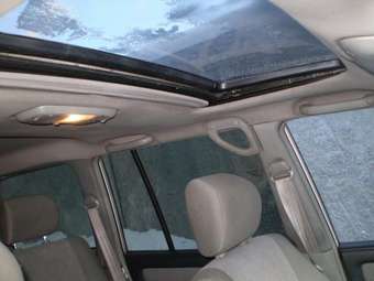 2002 Toyota Land Cruiser Pictures