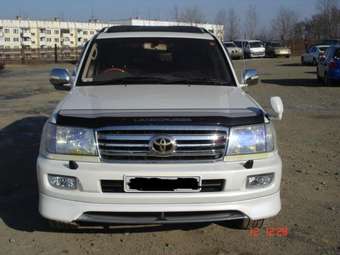 2002 Toyota Land Cruiser Photos