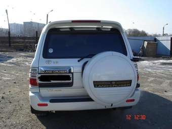 2002 Toyota Land Cruiser Photos