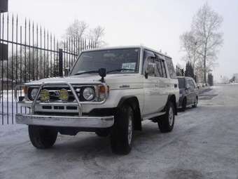 2002 Toyota Land Cruiser Photos