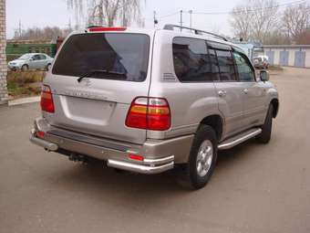 2002 Toyota Land Cruiser Images
