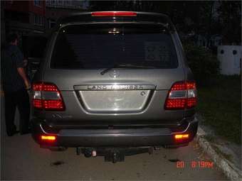 2002 Toyota Land Cruiser Photos