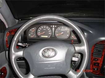 2002 Toyota Land Cruiser Images