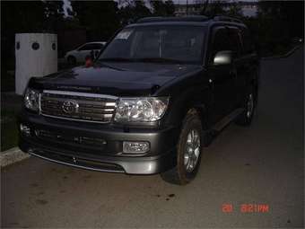 2002 Toyota Land Cruiser Pictures