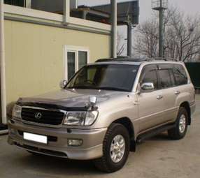 2002 Toyota Land Cruiser Photos