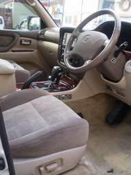 2002 Toyota Land Cruiser Images