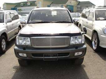 2002 Toyota Land Cruiser Pics