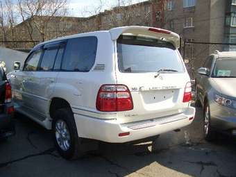 2002 Toyota Land Cruiser Pictures