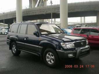 2002 Toyota Land Cruiser Pictures